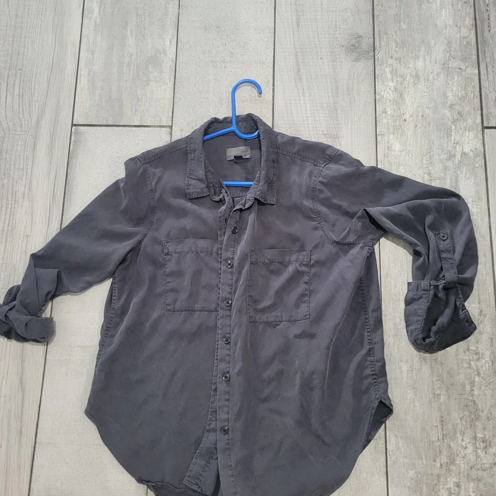 Universal Threads Casual Gray Botton Down Shirt  Size Med So Soft #335-369 - Picture 2 of 6